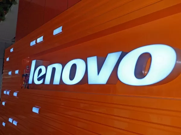 Yang Yuanqing, de Lenovo, insta a un nuevo impulso fiscal mientras la IA acapara un tercio de los ingresos