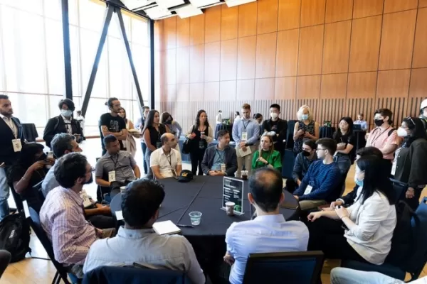 TechCrunch Disrupt 2025 定於 10 月 27-29 日在舊金山舉行，將有超過 200 場會議和 250 位演講嘉賓，如 Google Cloud 和 Netflix 主要圓桌議題包括金融科技和建築實體經濟自動化中的人工智能，以及安全的人工智能部署。