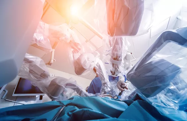 Johnson & Johnson achève une étude clinique sur le système chirurgical robotisé OTTAVA