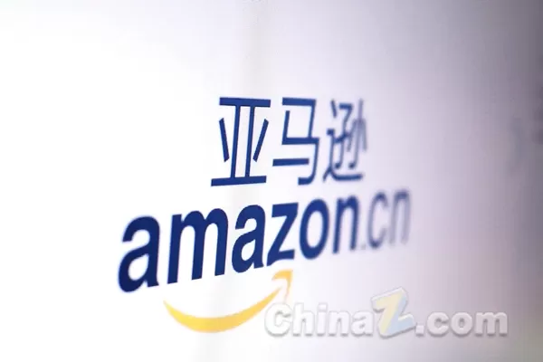 アマゾンは出版社とAI開発者を結びつけるAWSコンテンツマーケットプレイスを立ち上げ、AIトレーニング向けの記事やアーカイブの直接ライセンス供与を可能にした。この動きは、マイクロソフトの同様の取り組みに続き、AI業界における著作権問題とデータ調達課題の解決を目指すものである。