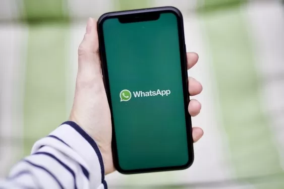 WhatsApp abre su plataforma para competir con los chatbots de IA en Brasil