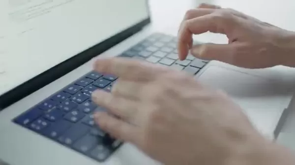 人工智能分析特朗普和哈里斯政治演讲的关键差异