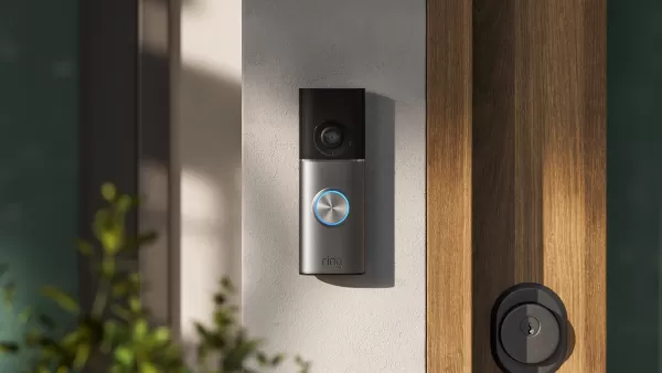 Amazon presenta la función Saludos para Alexa+ y los timbres Ring. Esta herramienta de IA identifica a los visitantes por su aspecto y acciones para gestionar las entregas, disuadir a los vendedores y tomar mensajes. Utiliza descripciones de vídeo, no identificación personal, y está disponible inicialmente para determinados modelos de timbre Ring del plan Premium en Estados Unidos y Canadá.