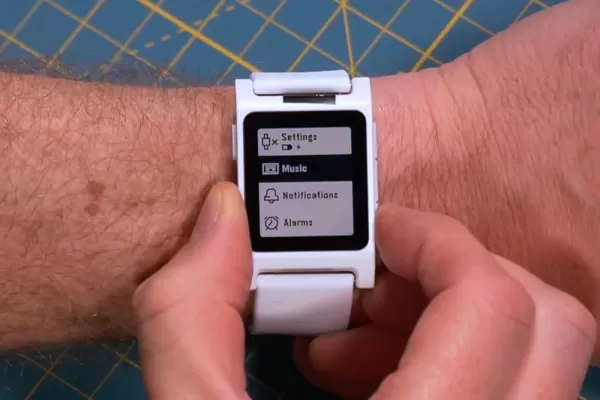經過法律訴訟後,Pebble 終於取回原來的品牌名稱