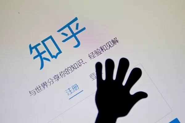 WeChat développe un agent IA pour intégrer des millions de mini-programmes et prévoit de procéder à des tests par étapes d'ici mi-2026 Fish Audio lance un modèle de synthèse vocale S2 entièrement open source avec contrôle des émotions au niveau des mots Honor Magic V6 intègre l'IA de pointe dans la collaboration multi-appareils via Lobster Universe Zhihu publie son premier indice de compétitivité IA des marques, axé sur la visibilité et la crédibilité du contenu Baidu Intelligent Cloud lance DuClaw, un service IA sans déploiement, pour simplifier l'utilisation des agents intelligents Google lance Gemini Embedding 2 , le premier modèle d'intégration multimodal complet prenant en charge plus de 100 langues. OpenAI met à niveau le navigateur Atlas avec une connexion à plusieurs comptes pour séparer les données professionnelles et personnelles. La série Xiaomi 18 sera équipée d'un bouton physique IA et d'une puce Snapdragon 8 Gen6, avec un lancement possible en septembre.