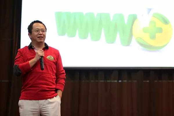 Google Gemini wird mit dem Bildmodell Nano Banana 2 aktualisiert, das eine verbesserte 2K-Standardauflösung und Textwiedergabe bietet. Kuaishous Ke Ling 3.0 führt die globalen Text-zu-Video-Benchmarks an. Alibaba plant die Einführung der Qwen AI Glasses auf der MWC 2026. Zhou Hongyi von 360s argumentiert, dass AI-Brillen mit hohen Hindernissen konfrontiert sind, und räumt intelligenten Agenten Vorrang ein. Toby Boran, Mitbegründer von xAI, verlässt das Unternehmen aufgrund hoher Fluktuation im Team. Doubao Mobile Assistant dementiert Gerüchte über Sicherheitslücken. Das Android-Upgrade von Google Gemini ermöglicht die automatisierte Ausführung von app-übergreifenden Aufgaben. Taobao Flash Sales setzt KI und menschliche Mitbestimmung für Lebensmittelsicherheit ein.