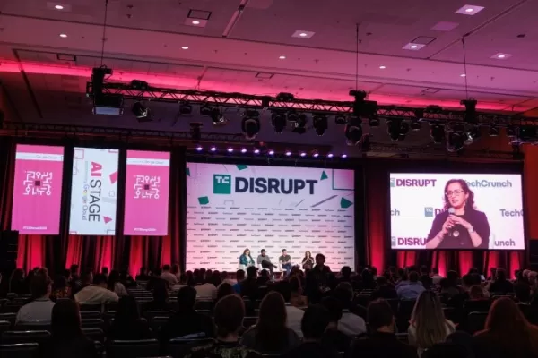 TechCrunch Disrupt 2026의 두 번째 입장권을 50% 할인된 가격에 구매할 수 있는 기회는 이제 24시간 남았습니다.