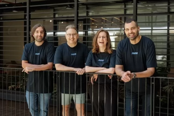 La startup respaldada por Marc Benioff tiene como objetivo resolver los desafíos del despliegue de IA