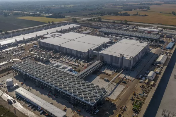Microsoft transforma edificios vacíos de Foxconn en el centro de datos de IA más potente del mundo