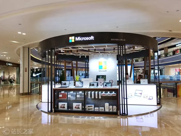 Alibaba bans internal use of Claude AI tools over data security concerns. Microsoft unveils Project Aion, a web-based OS. Anthropic switches Claude Fable 5 to pay-per-use. Microsoft establishes Frontier Company with 2.5 billion investment and 6000 on-site engineers. NVIDIA open-sources Nemotron dual-tower model speeding text generation 2.42x. Meta launches AI social app Pocket. Alibaba open-sources Page Agent for DOM-based web automation.