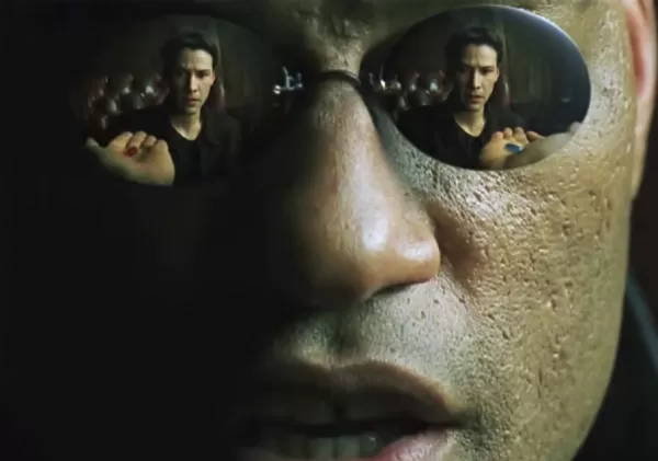 A simulated twin-reflection achieved via traditional compositing for an iconic scene in 'The Matrix' (1999).