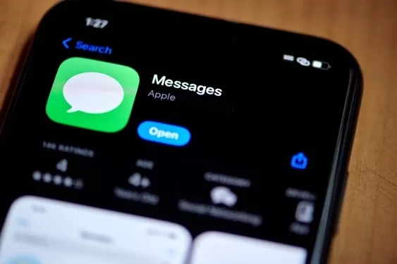 ChatGPT 现在通过新的 Apple 信息插件发送短信