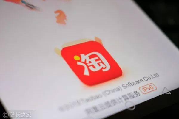 中國人工智慧公司Doupo推出三級付費訂閱方案，月費介於68至500元人民幣之間，鎖定高複雜度的生產力應用場景。OpenAI發布了GPT-5.5Instant，作為ChatGPT的新預設模型，以提升效能與個人化體驗。 蘋果的 iOS 27 可能允許用戶選擇第三方 AI 模型，從而提升生態系統的靈活性。淘寶推出了一項由 AI 驅動的「答題送好禮」購物活動，並搭載虛擬試穿功能。 莫星智能為其 AGI 代幣基礎設施籌得數億人民幣 Pre-A 輪資金。Google 正開發由 Gemini 驅動的 24/7 人工智慧導師「Remy」，以及定價約 100 美元的新中階訂閱服務「Gemini Ultra Lite」。ChatGPT 推出門檻為 5 萬美元的廣告主平台，預示著商業化方向的重大轉變。