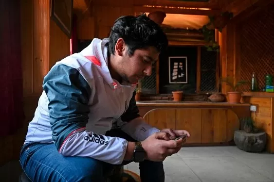India's App Market Booms as Global Platforms Dominate Revenue
