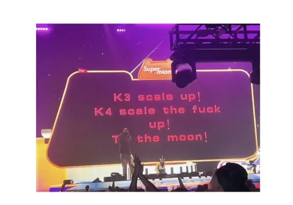 문샷 AI는 베이징의 한 바에서 ‘키미 K3’ 모델 출시 행사를 개최하며, 컴퓨팅 성능과 확장성에 대한 시장의 강력한 수요를 부각시켰다. K3는 2.8조 개의 파라미터와 100만 토큰 규모의 컨텍스트 윈도우를 갖추고 있으며, 장거리 프로그래밍과 복잡한 지식 작업을 목표로 한다. 이 회사는 이미 차세대 K4 모델에 대한 연구 방향을 설정했으며, 이는 모델의 지속적인 진화를 지향하는 업계의 흐름을 반영하고 있다.