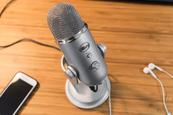 Google Classroom integriert Gemini AI, um Unterrichtseinheiten in Podcasts umzuwandeln.