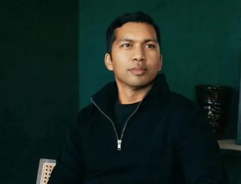 Ein von Thiel unterstütztes Start-up behauptet, KI könne journalistische Arbeit bewerten – trotz der Risiken für Whistleblower