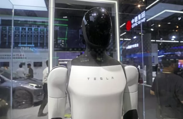 Teslas humanoides Roboter Optimus Prime II bei Waic in Shanghai, China, am 7. Juli 2024. Image Credits: Costfoto / Nurphoto / Getty Images