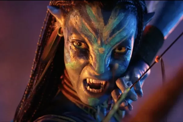 Le réalisateur James Cameron distingue sa technologie de capture de performance utilisée dans les films Avatar de l'IA générative, qu'il qualifie d'horrifiante. Il souligne que sa technique célèbre les performances des acteurs grâce à l'art humain, alors que l'IA crée des personnages synthétiques à partir d'invites textuelles, ce à quoi il s'oppose.