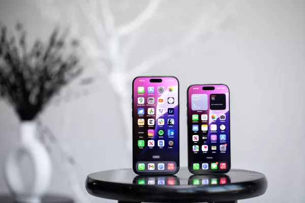 Trump đe dọa Apple, Samsung và những hãng khác với mức thuế 25% đối với iPhone