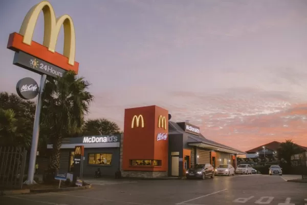 McDonald’s testet ein von Google unterstütztes KI-Bestellsystem für Drive-Thru-Schalter