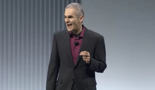 O Google eleva o veterano em infraestrutura de IA Amin Vahdat a tecnólogo-chefe, reportando-se diretamente ao CEO Sundar Pichai. Essa função recém-criada ressalta a importância estratégica da enorme infraestrutura de IA do Google, incluindo seus chips TPU personalizados e sistemas de data center, já que a empresa planeja aumentos significativos de despesas de capital até 2025.