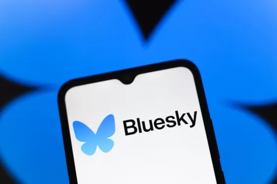 A Bluesky lança o Attie, um aplicativo baseado em IA para a criação de feeds personalizados