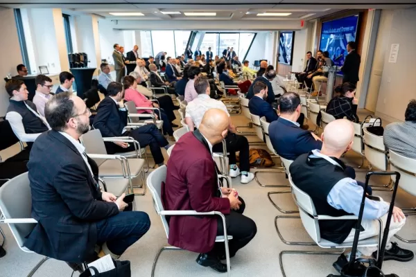A packed house listens to the defense tech panel of David Skinner of Griffiss Institute, Bentzion Levinson of Heven Aero, David Franco of Wild West Systems, and Ryan Eppley of Root Access.