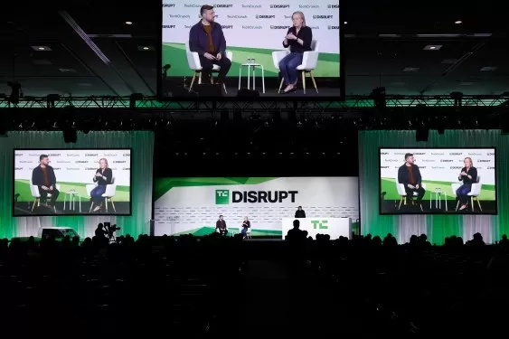 Últimas horas: Ahorra un 50 % en una segunda entrada para TechCrunch Disrupt 2026