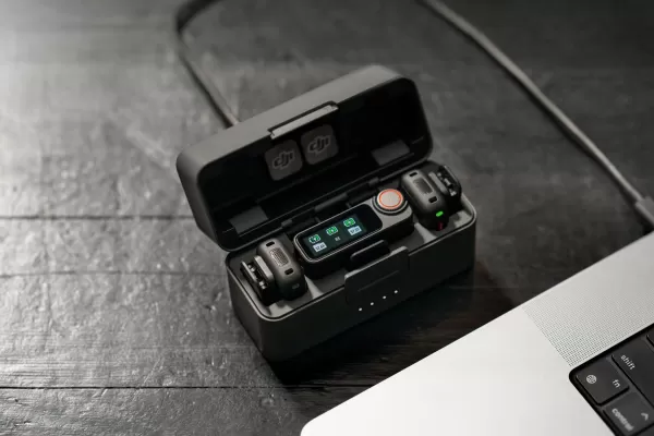 DJI Mic 3 charging case with transmitters