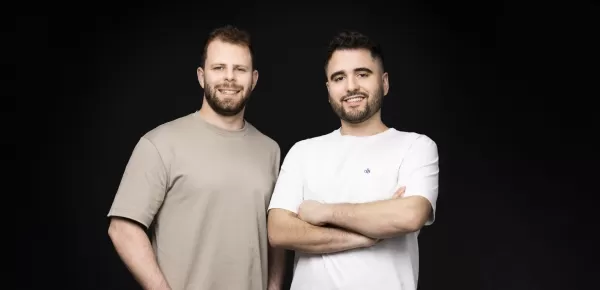 La startup Port, spécialisée dans les portails pour développeurs, a levé 100 millions de dollars lors d'un tour de table de série C mené par General Atlantic, ce qui la valorise à 800 millions de dollars La société israélienne propose une plateforme de gestion et d'orchestration d'agents d'intelligence artificielle pour les développeurs visant à automatiser les tâches au-delà du codage, comme la résolution d'incidents et la gestion des versions