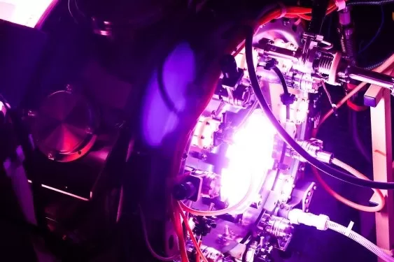 Helion Energy mantiene conversaciones con OpenAI para establecer una colaboración en el ámbito de la energía de fusión