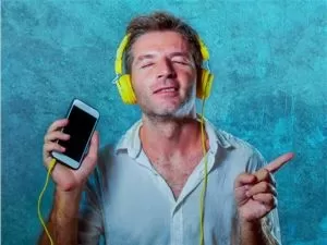 ElevenLabs presenta Music v2 con soporte para múltiples variaciones y derechos comerciales completos