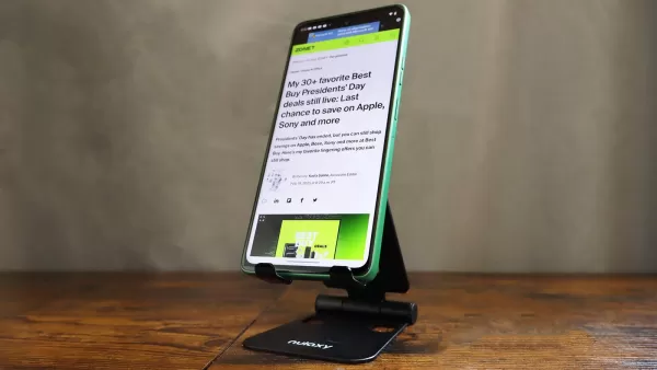 $300 Motorola Outshines iPhone 16e with Superior Display and Battery Life at Half the Price
