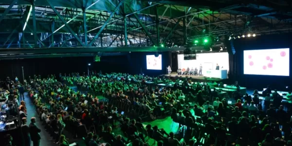 TechCrunch Disrupt 2025 bietet bis zum 3. Oktober exklusive Gruppenrabatte für Gründer (15 % Rabatt) und Investoren (20 % Rabatt). Die Veranstaltung in San Francisco bietet mehr als 200 Sessions, VC-Matchmaking und Startup-Showcases mit Ersparnissen von bis zu 444 $ für Einzelpässe.