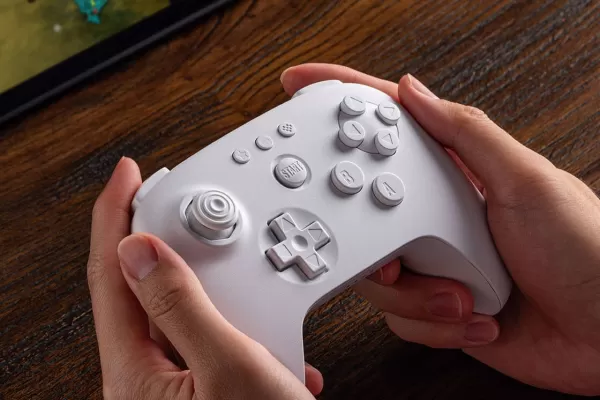 8BitDo lance une manette sans fil pour Nintendo 64 afin d'améliorer l'expérience des jeux rétro