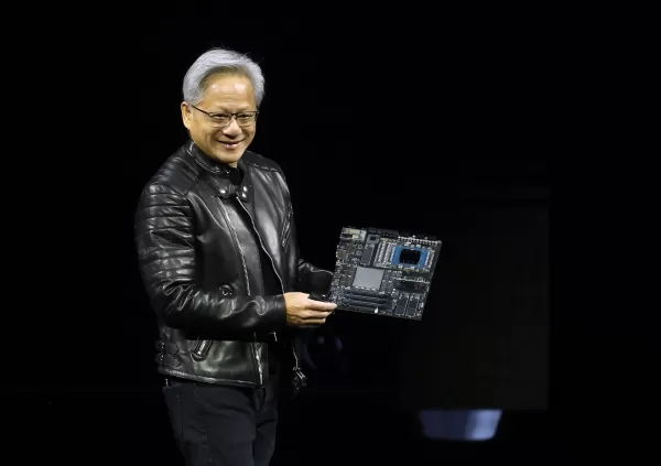 英伟达在 SIGGRAPH 2025 上发布 Cosmos Reason，一个用于机器人的 70 亿参数 AI 模型，以及新的 Cosmos 模型、神经库和 RTX Pro Blackwell 服务器，以提升合成数据和机器人规划能力。