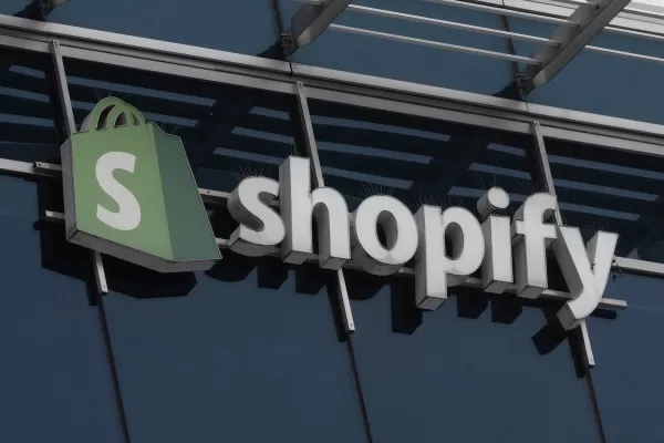 Shopify CEO는 팀이 인력을 확장하기 전에 AI를 사용하도록 촉구합니다.